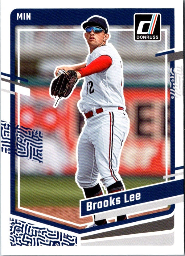 2023 Donruss Holo Blue Brooks Lee #107