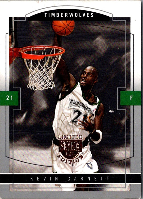 2003 SkyBox LE Kevin Garnett #54
