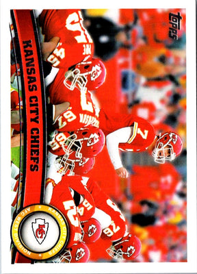2011 Topps Kansas City Chiefs (Matt Cassel and Offensive Line) #317