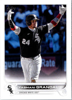 2022 Topps Blue Yasmani Grandal #284