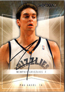 2004 SkyBox Autographics Pau Gasol