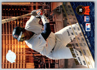 1993 Leaf Tony Gwynn #28