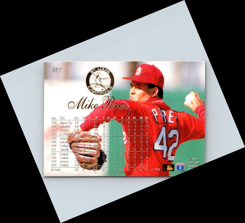 1994 Flair Mike Perez